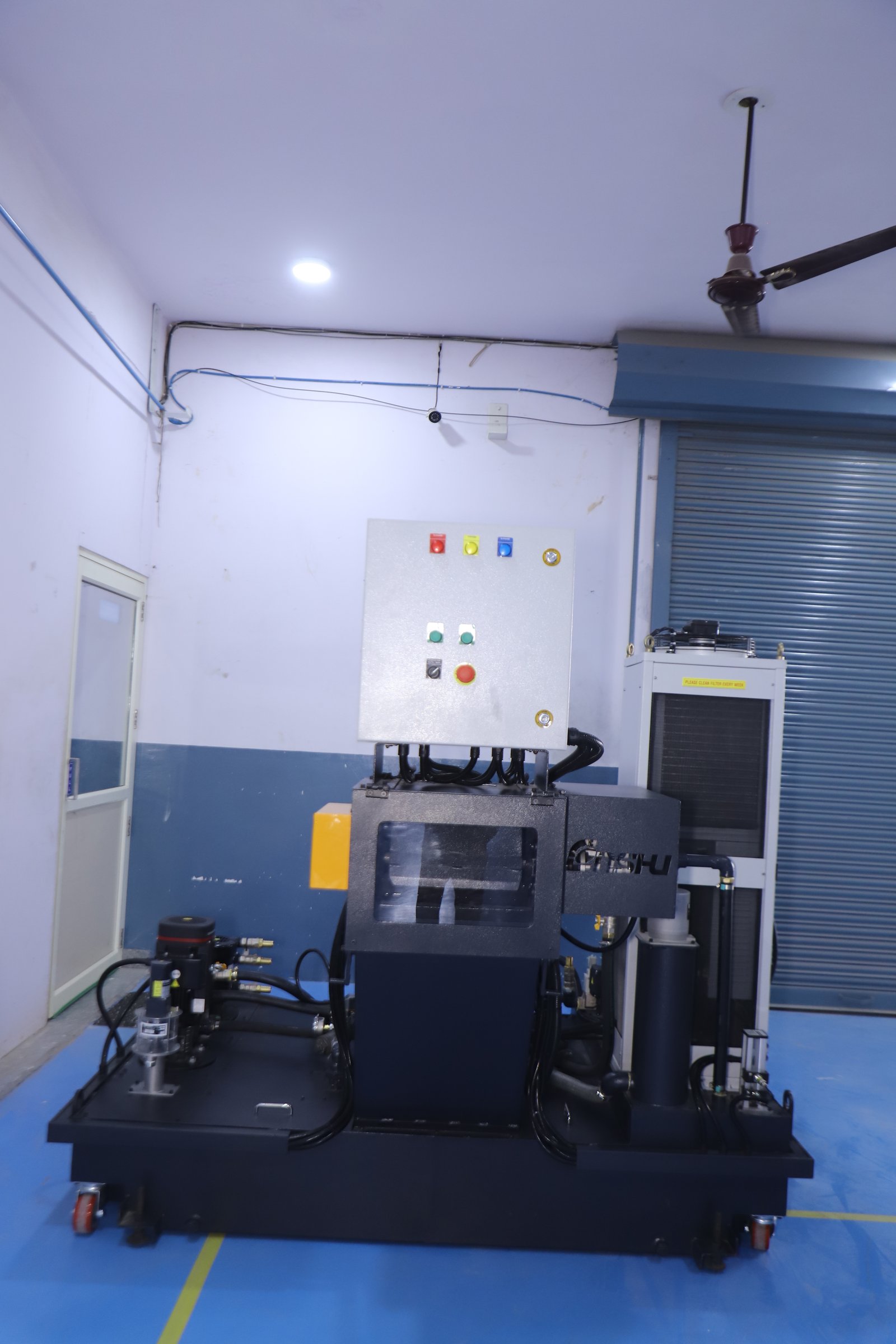 Standard + CTS + Cyclone + Chip Conveyor + Chiller Thumbnail